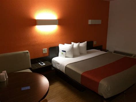 Motel 6 Miami, FL, Miami: Hotel Reviews, Rooms & Prices.